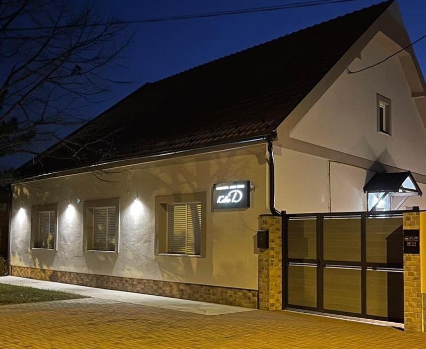 Kollar D Guest House - Prenociste Rooms Суботица Экстерьер фото